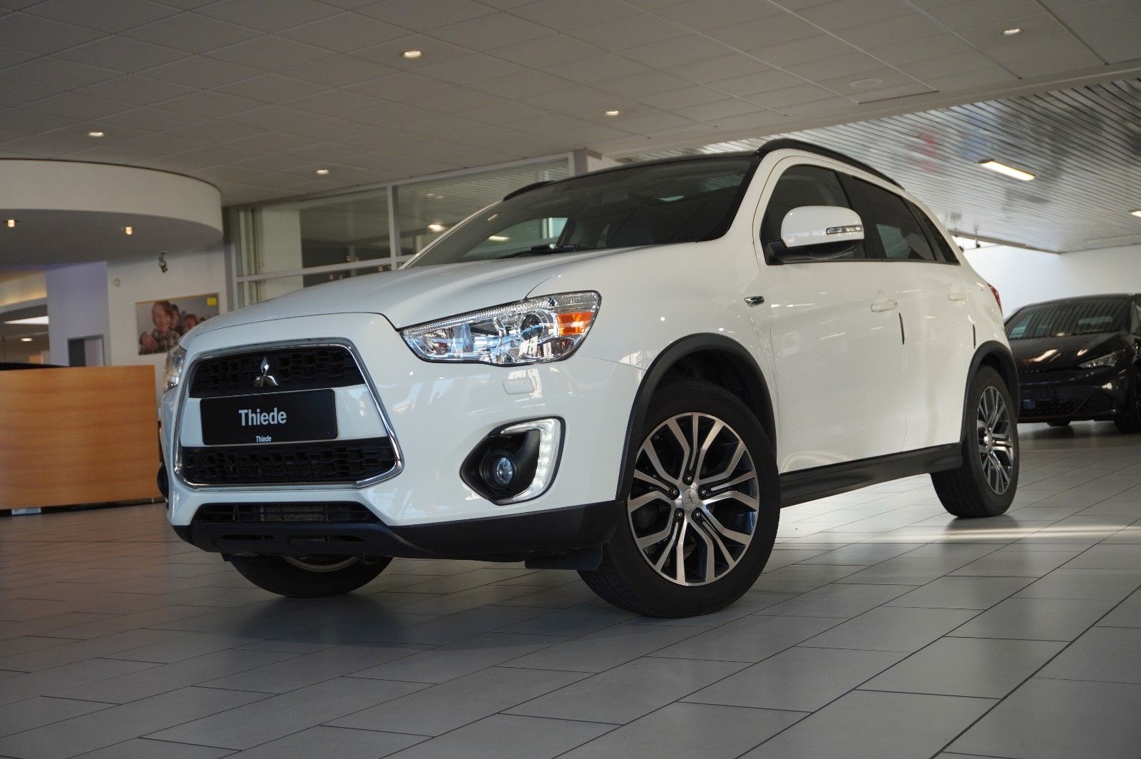 Fahrzeugabbildung Mitsubishi ASX 1.6D TOP 2WD NAVI/LED/KAMERA/PANO./SHZ/AHK
