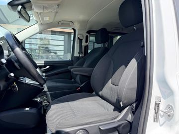 Mercedes V 220 - 5