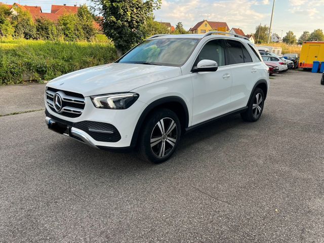 Mercedes-Benz GLE 300 d 4MATIC. KEYLESS HUD LED Kamera