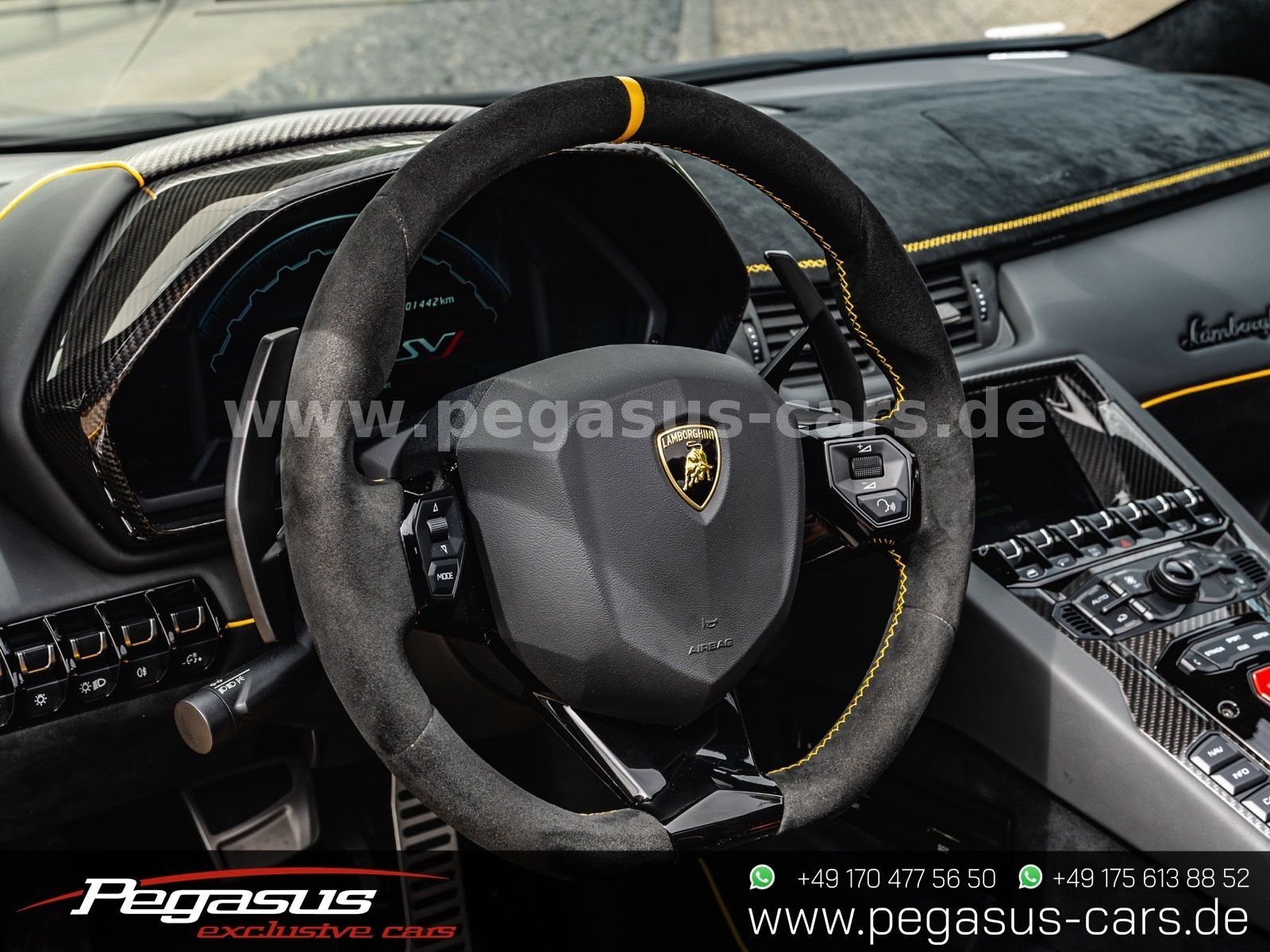 LAMBORGHINI Aventador - 42