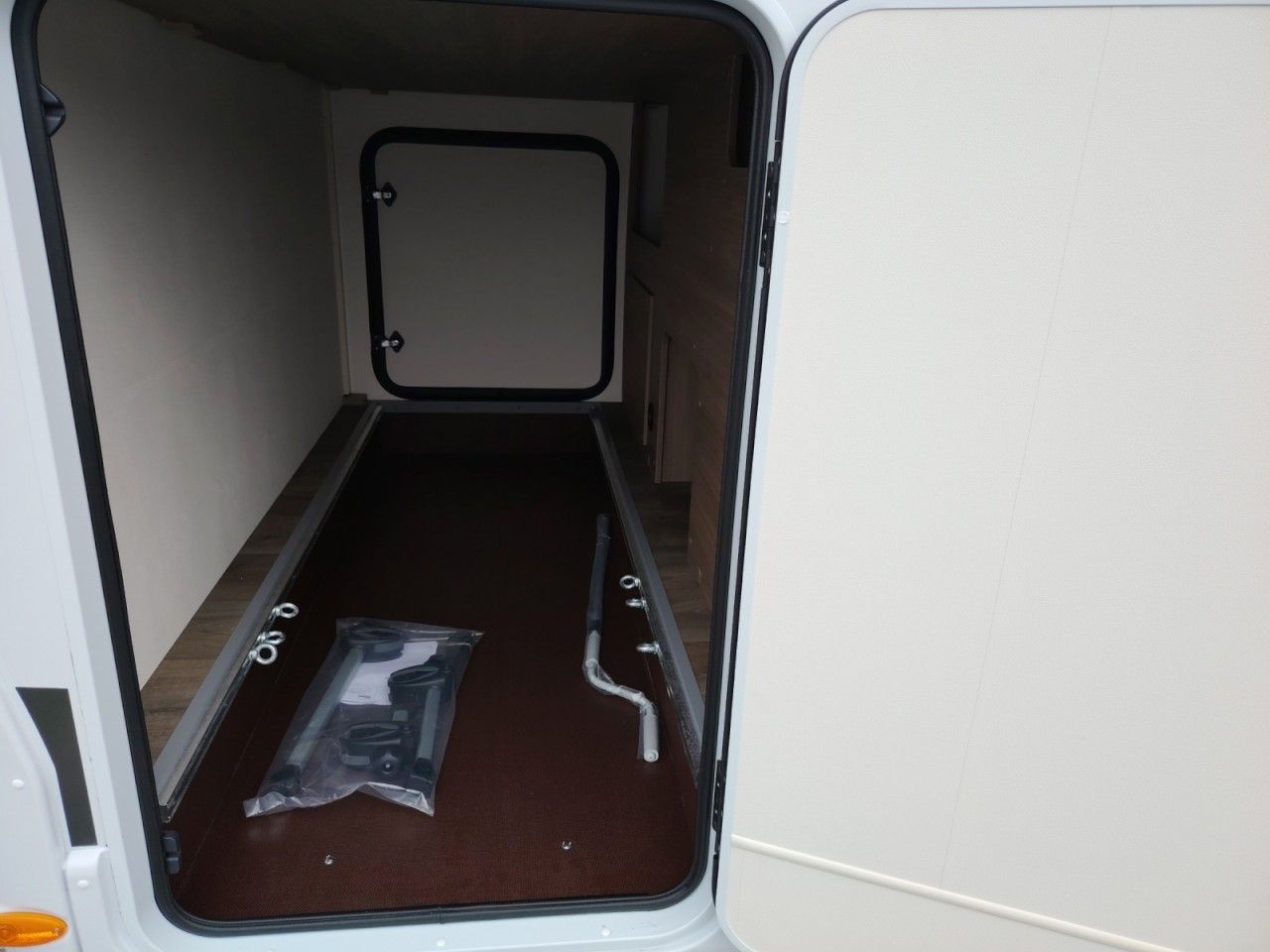 Fahrzeugabbildung Carado V337 PRO+ Automatik Markise Klima Fenster el.