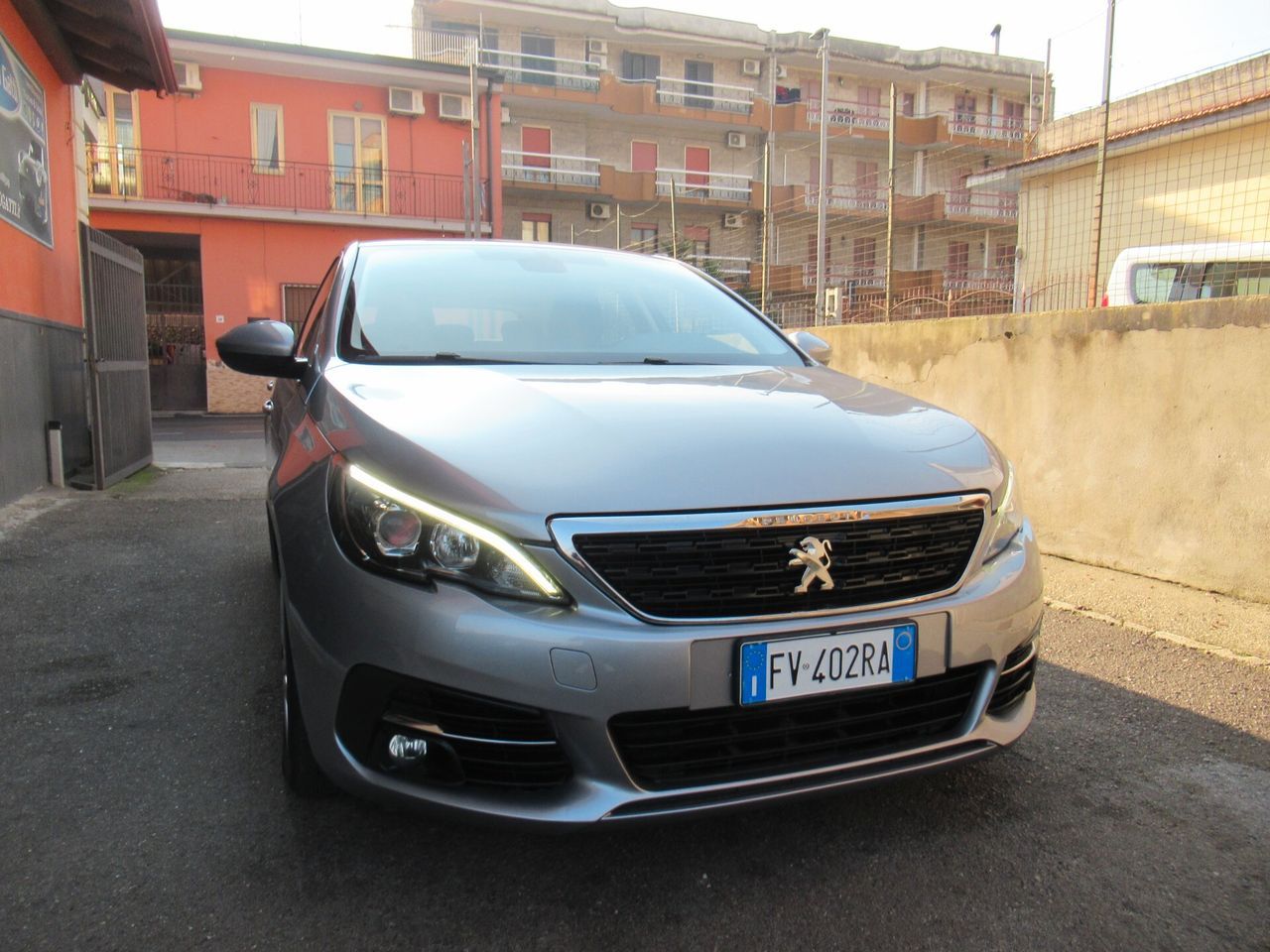PEUGEOT 308