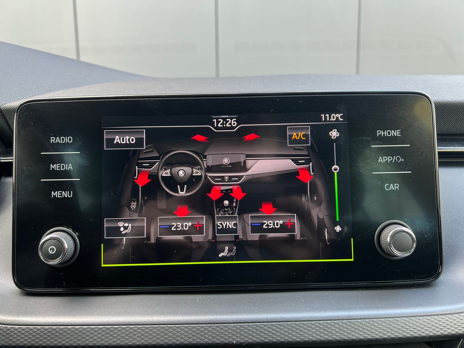Fahrzeugabbildung SKODA Kamiq Ambition 1.0 TSI * AHK, LED, ACC, SmartLin