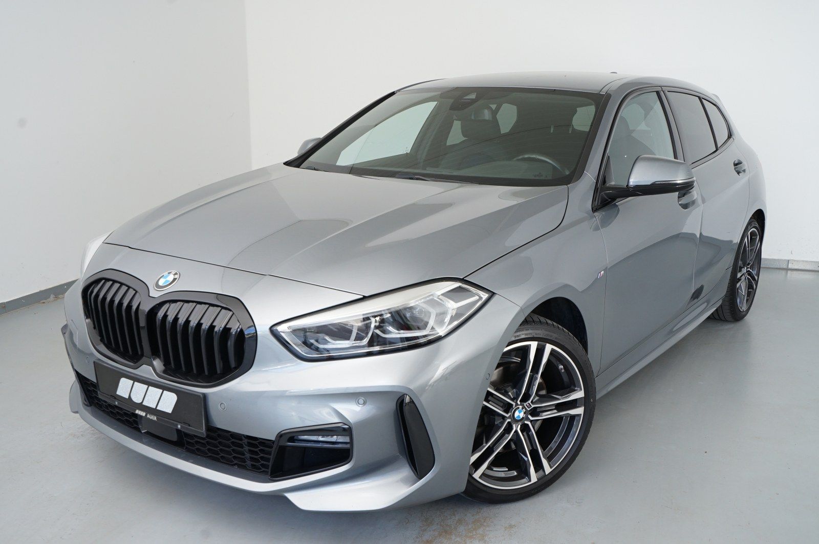 BMW 118i Limousine M-Sport AHK Shz PDC imagem 2