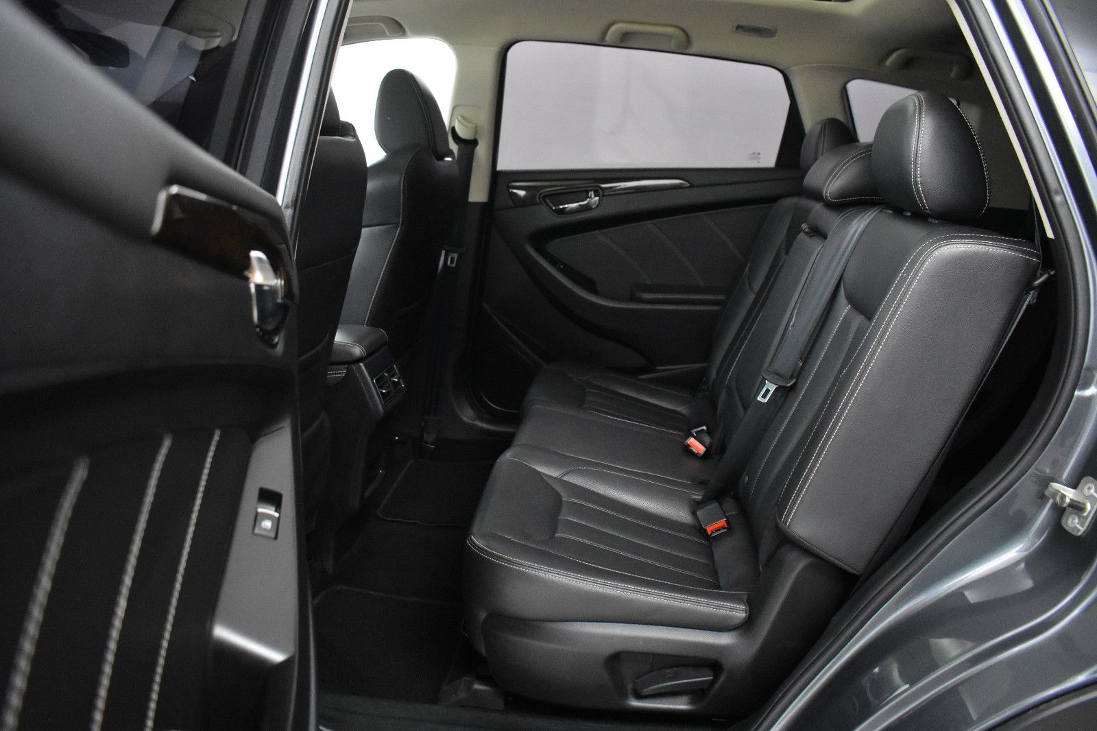 DFSK Fengon 580 1.5T CVT >7SI+PANO+360+NAVI+LEDER+LED - Image 22