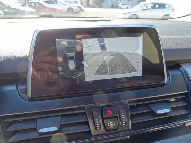 Fahrzeugabbildung BMW 218 Active Tourer/Automatik/Kamera/1.Hd/59.900km