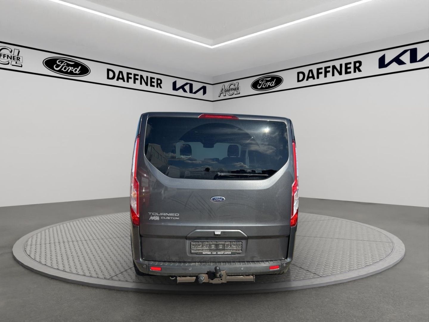 Fahrzeugabbildung Ford Tourneo Custom Kombi 320 L2 Titanium X