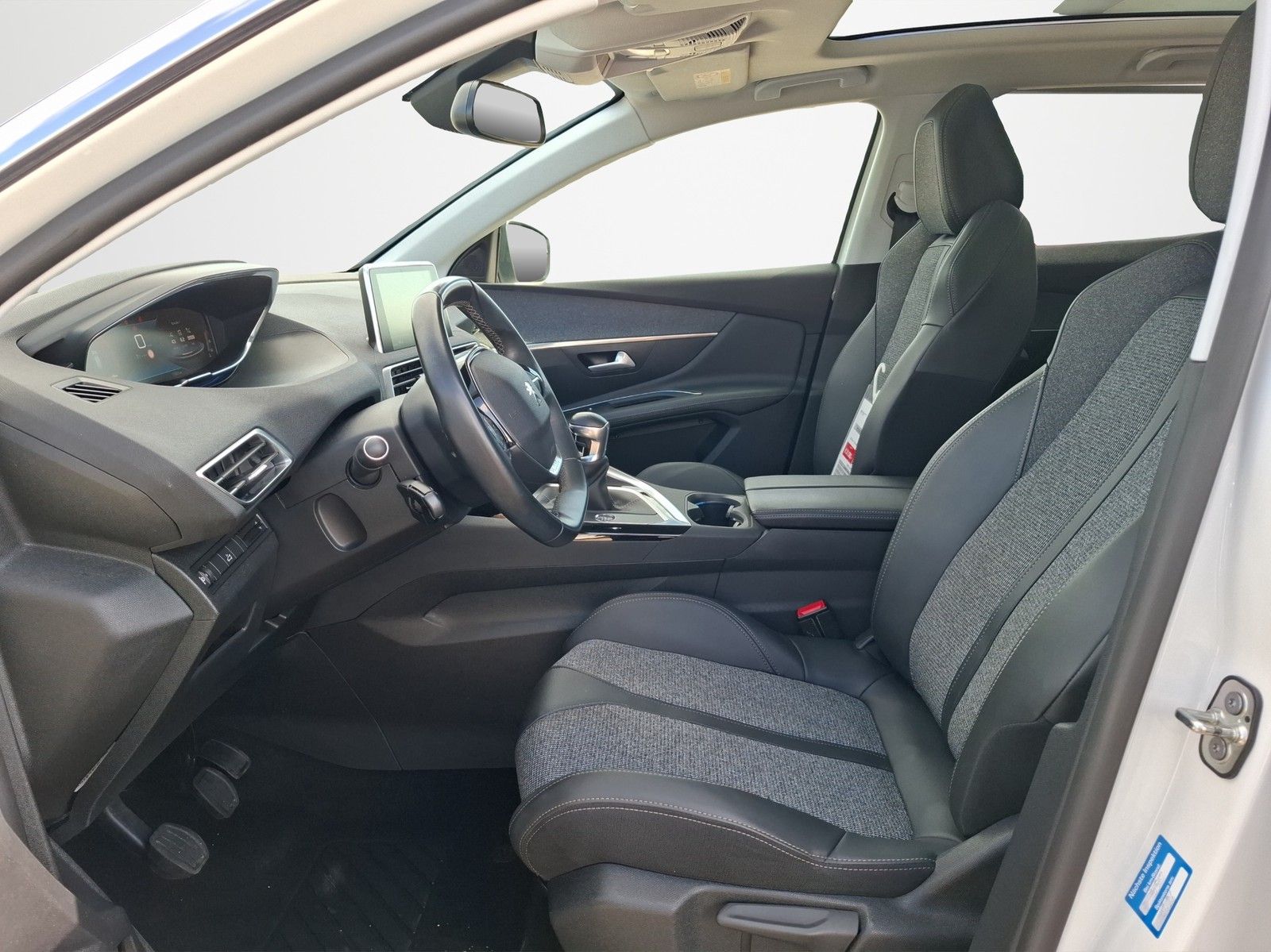 PEUGEOT 3008 Allure 1.5 BlueHDI KLIMA / NAVI / PANORAMA - Image 9