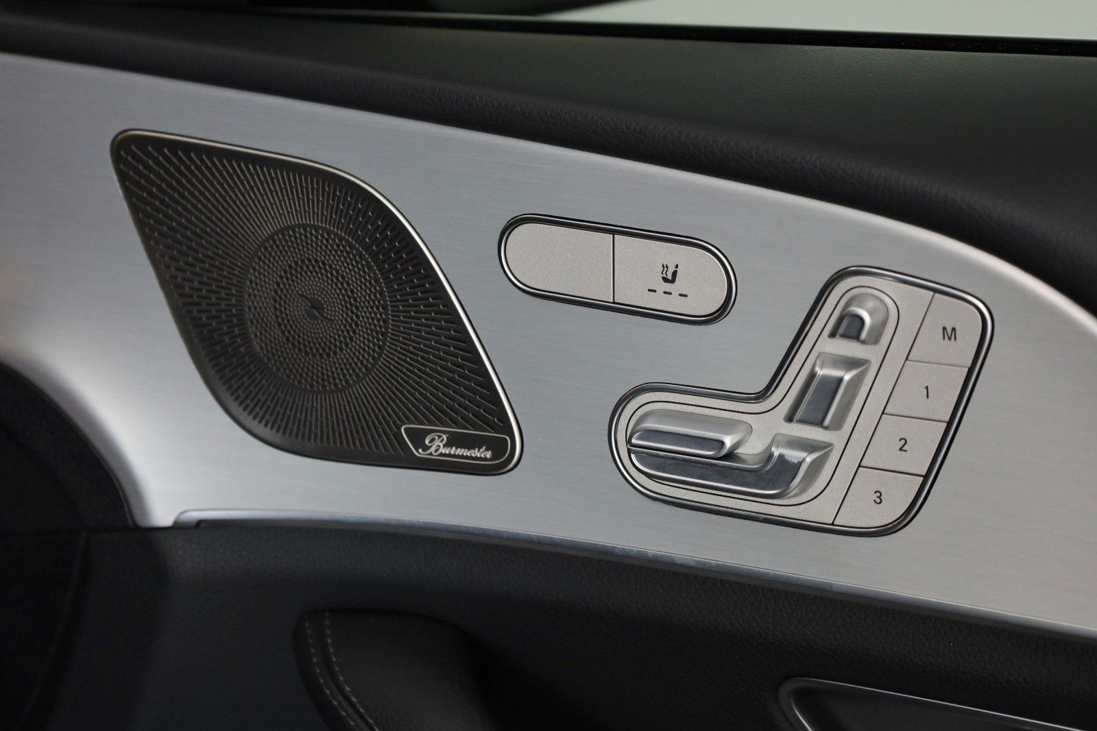 Fahrzeugabbildung Mercedes-Benz GLE 350 de 4M Navi,LED,SH,360°Kamera,Panoram,AHK