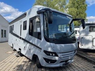Phoenix Top-Liner 8800 BMB mit Mittelbad und gr. Bett
