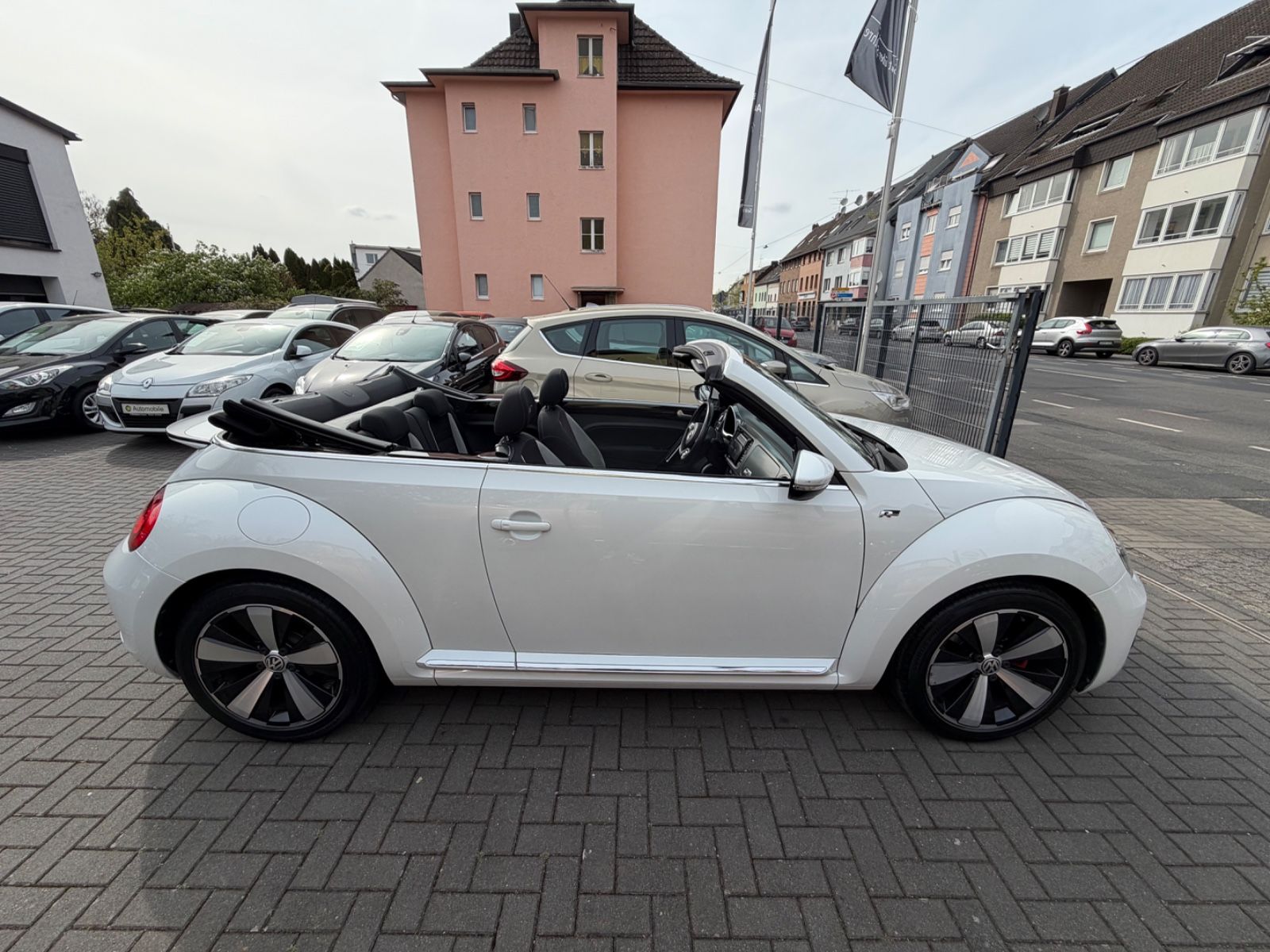 Volkswagen Beetle Cabrio R-Line*NAVI*DAB*TEMPO*XENON*DSG foto 13