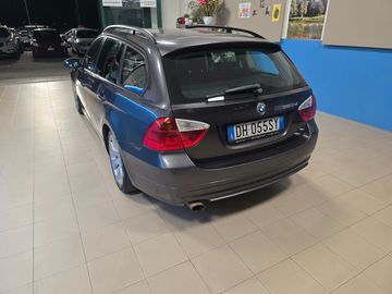 BMW 320 - 6