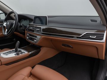 Fahrzeugabbildung BMW 730d xDr LED ACC HUD HI-FI DAB Kamera 360°