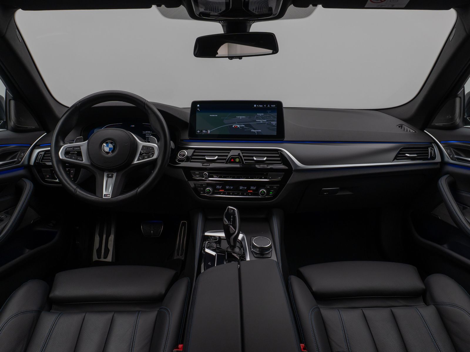 Fahrzeugabbildung BMW 530d xD M Sport Kamera HUD DAB H/K Komfort Alarm