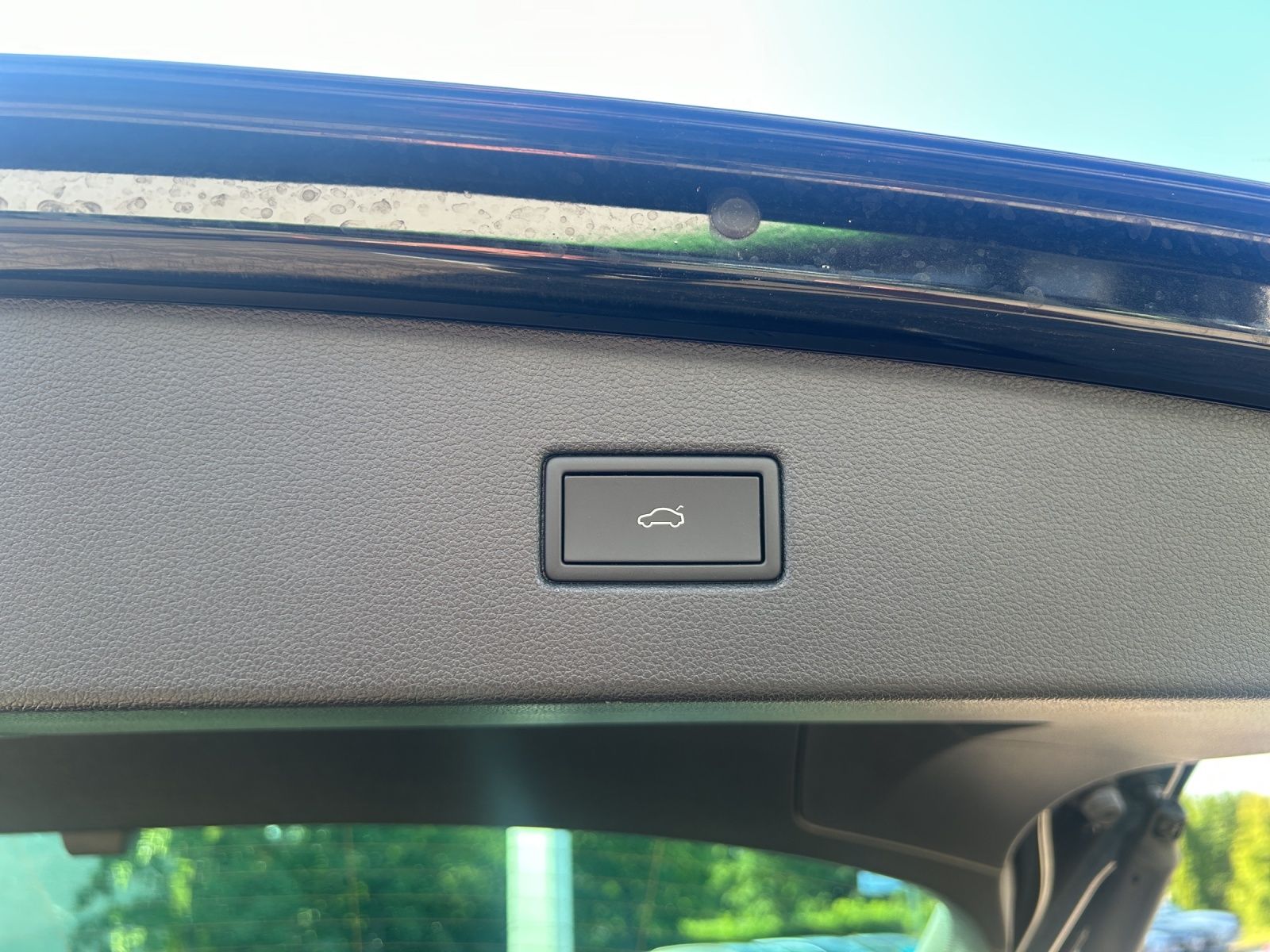 Fahrzeugabbildung Volkswagen Tiguan Elegance TDI 4M IQ.Light Navi ACC RFK SHZ