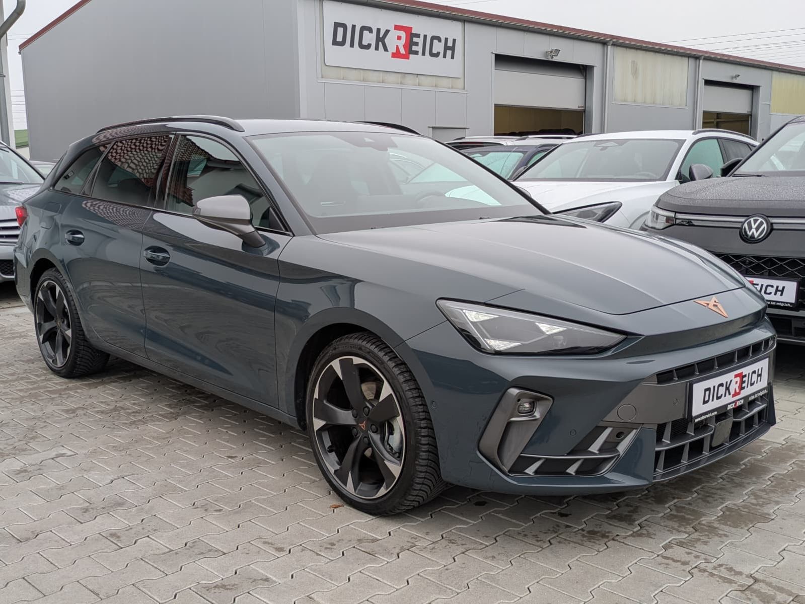 Fahrzeugabbildung CUPRA Leon 1.5 eTSI EDGE MATRIX*ACC*KAM*18"5JGARANTIE