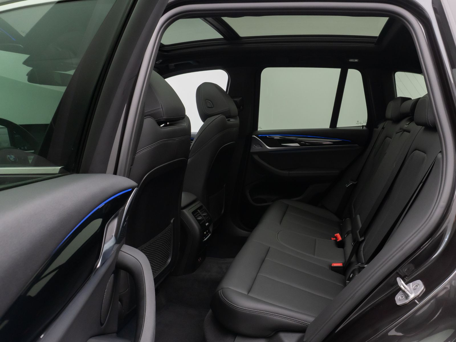 Fahrzeugabbildung BMW X3 xD20d Panor Kamera DAB HiFi Komfort Sport 19"