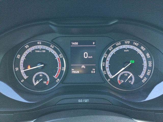 Karoq 1.5 TSI ACT Drive 125 PDC SHZ KAMERA LED