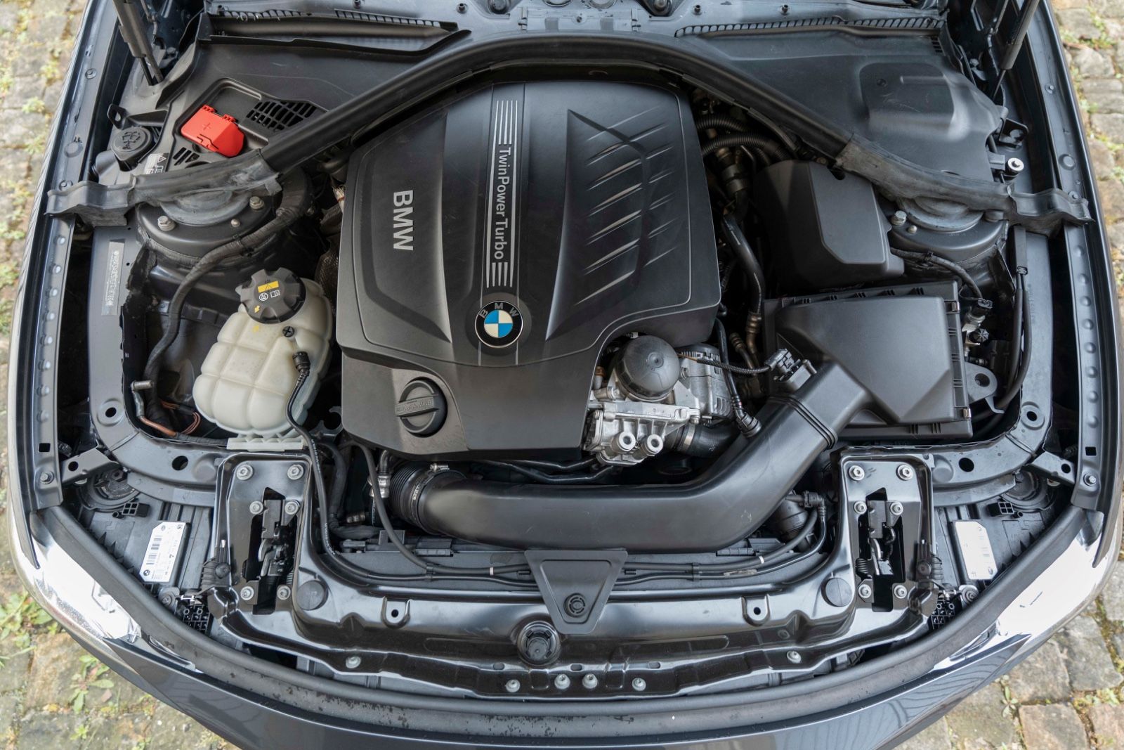 Fahrzeugabbildung BMW 335I M-Performace H&K KAM NAV ALC CARBON M