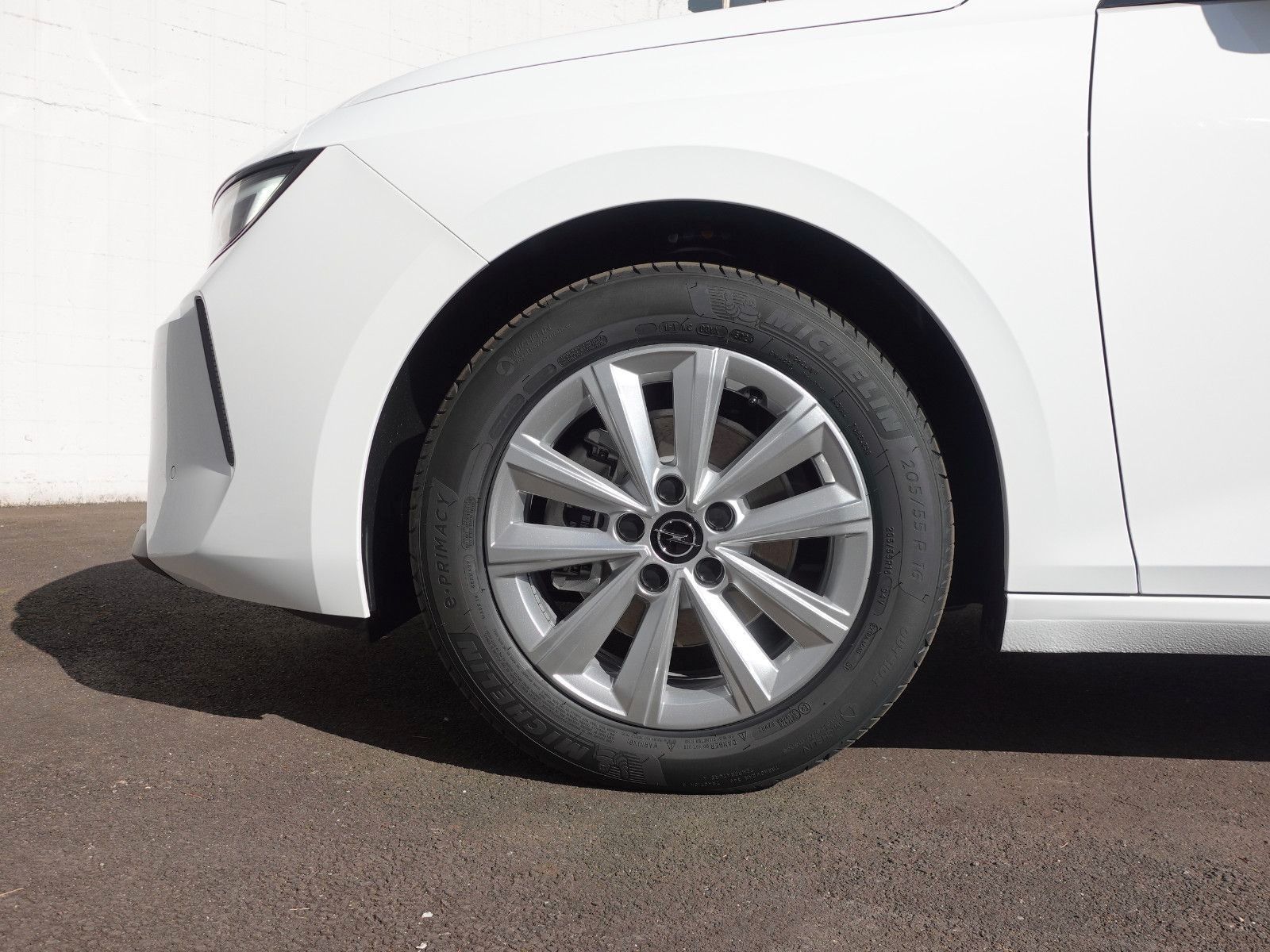 Fahrzeugabbildung Opel Astra Edition 1.2T,Navi,Kamera,Sitzhzg,AGR-Sitz