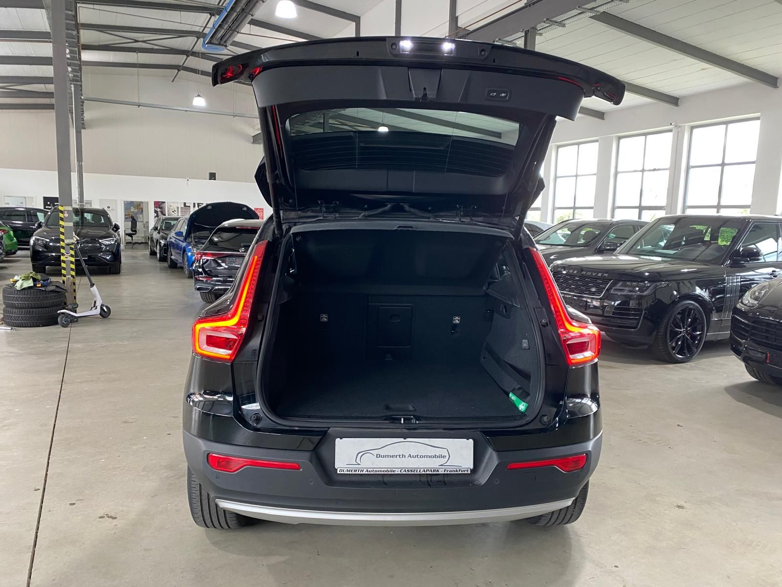 Fahrzeugabbildung Volvo XC40 Momentum Pro/Navi/LED/SH/