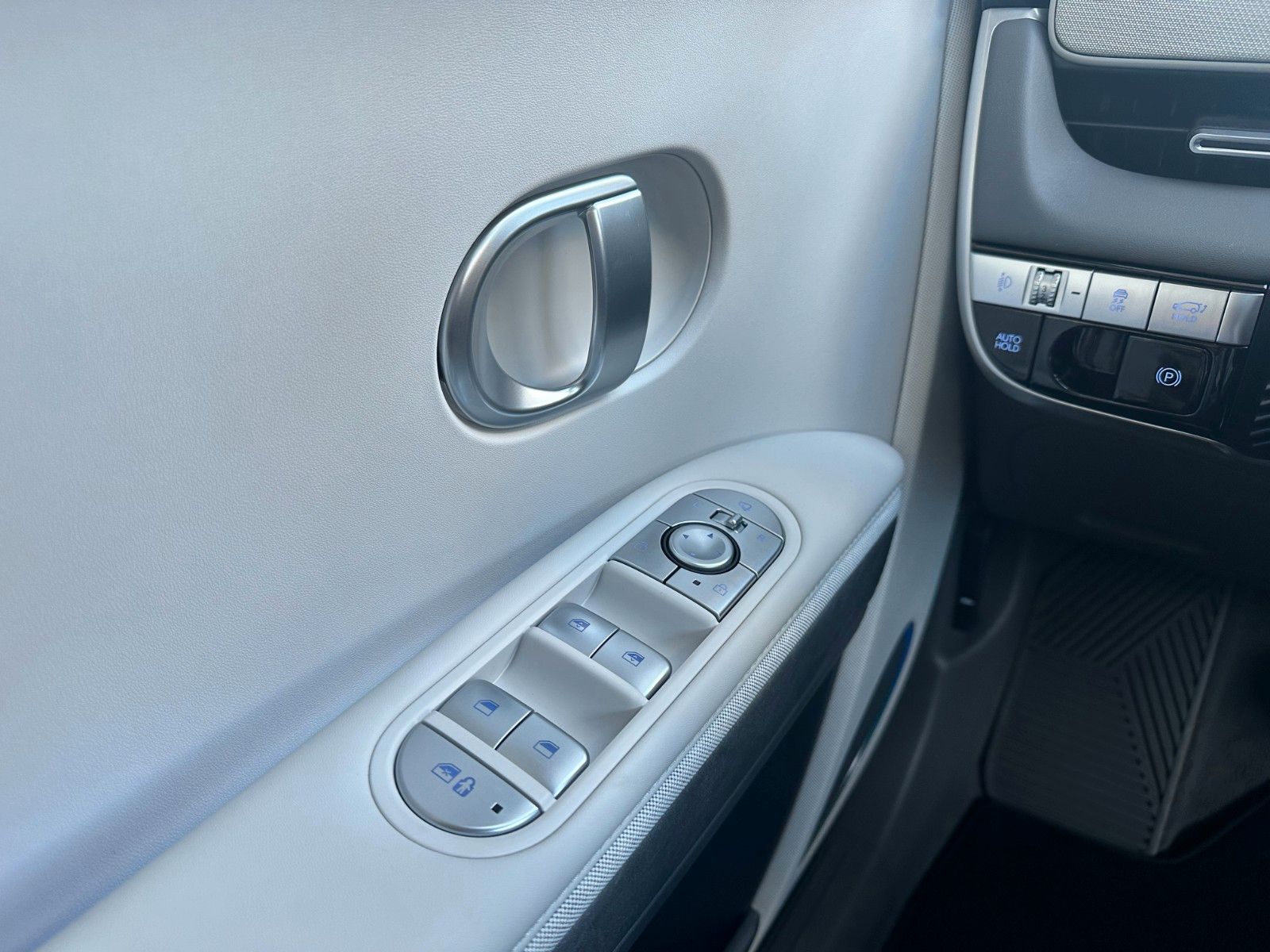 Fahrzeugabbildung Hyundai IONIQ 5 77,4kWh Techniq-Paket Bose/Pano/Navi!