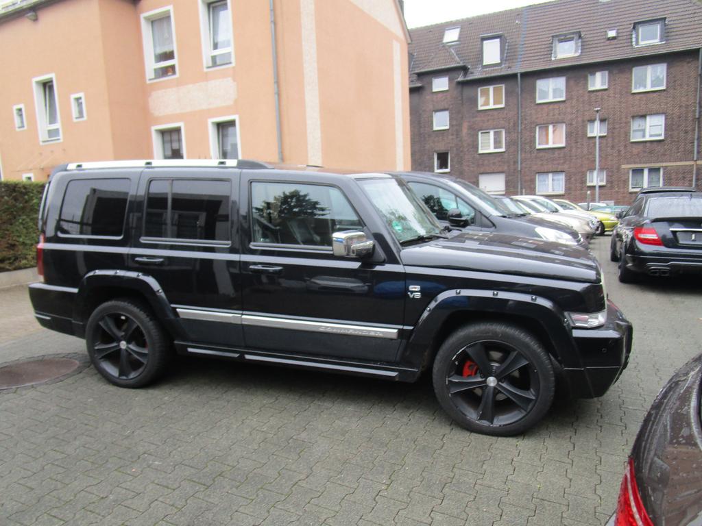 Jeep Commander 5.7 V8 Overland HEMI