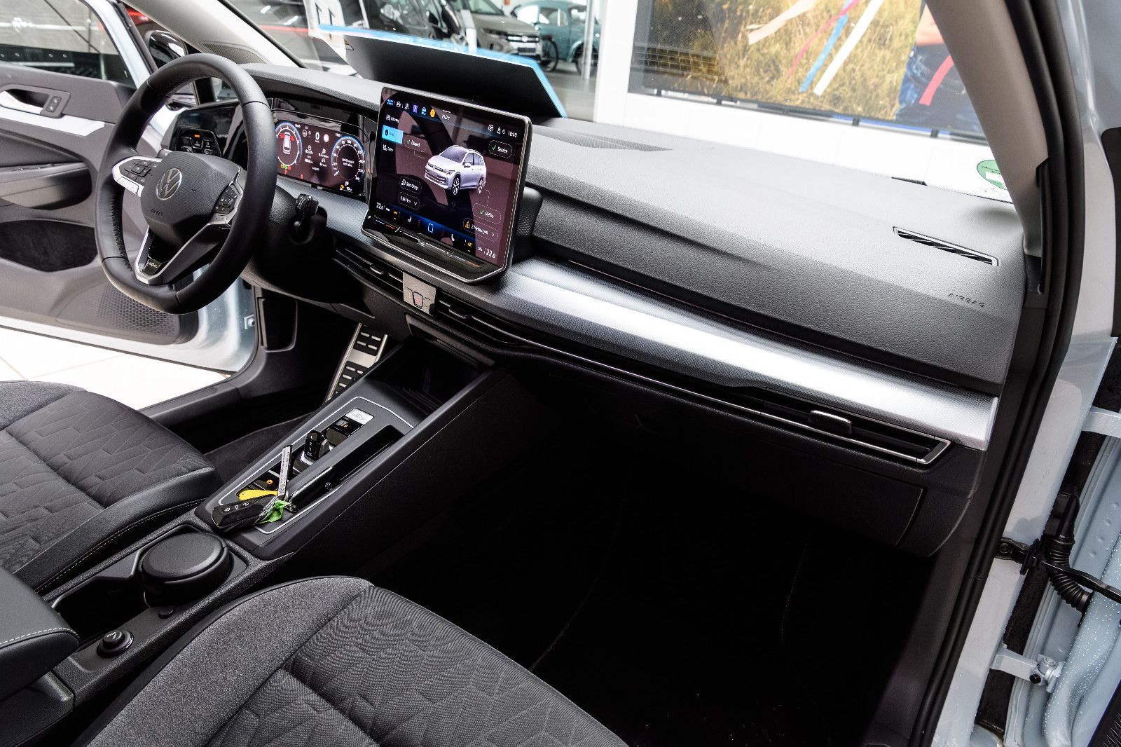 Fahrzeugabbildung Volkswagen Golf VIII Variant Goal 1.5 eTSI DSG LED+KAM+APP