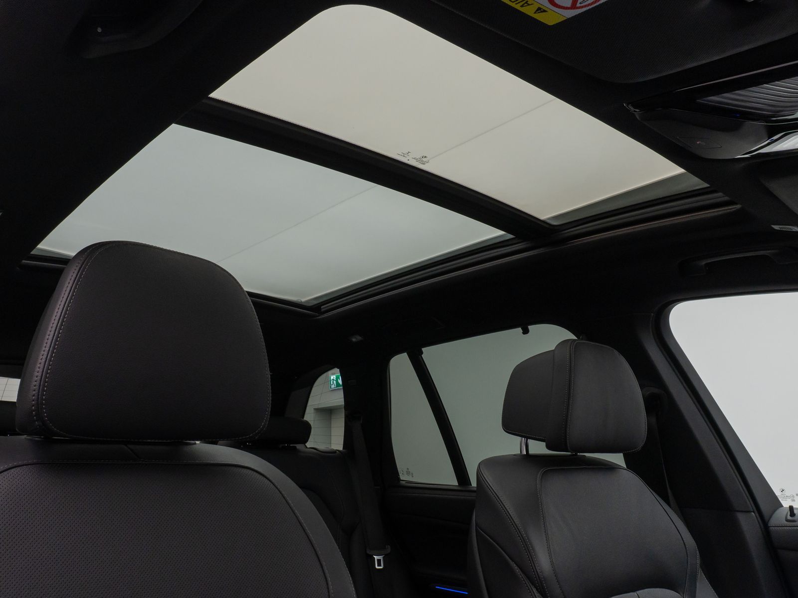Fahrzeugabbildung BMW X5 xD40d M Sport Panorama Kamera HUD DAB HiFi