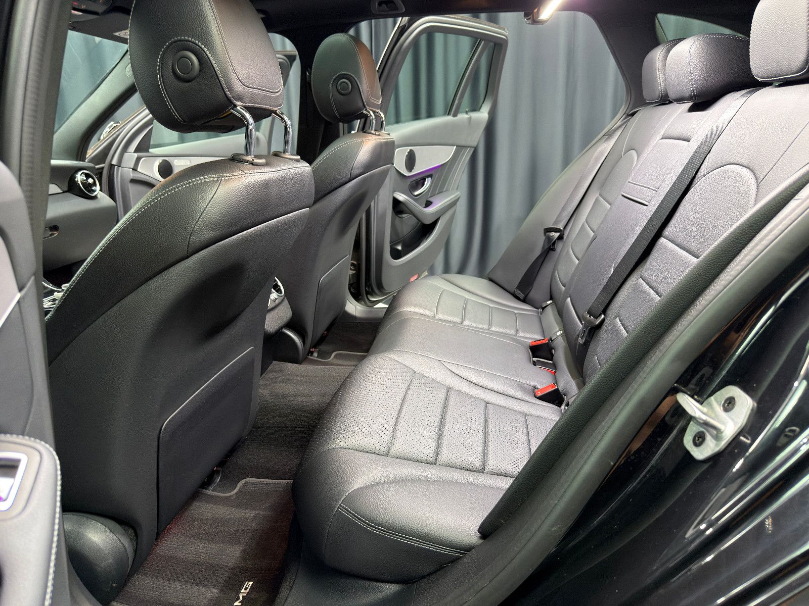 Fahrzeugabbildung Mercedes-Benz C 220d T 4Matic|AMG-LINE|PANORAMA|LED|NAVI|LEDER