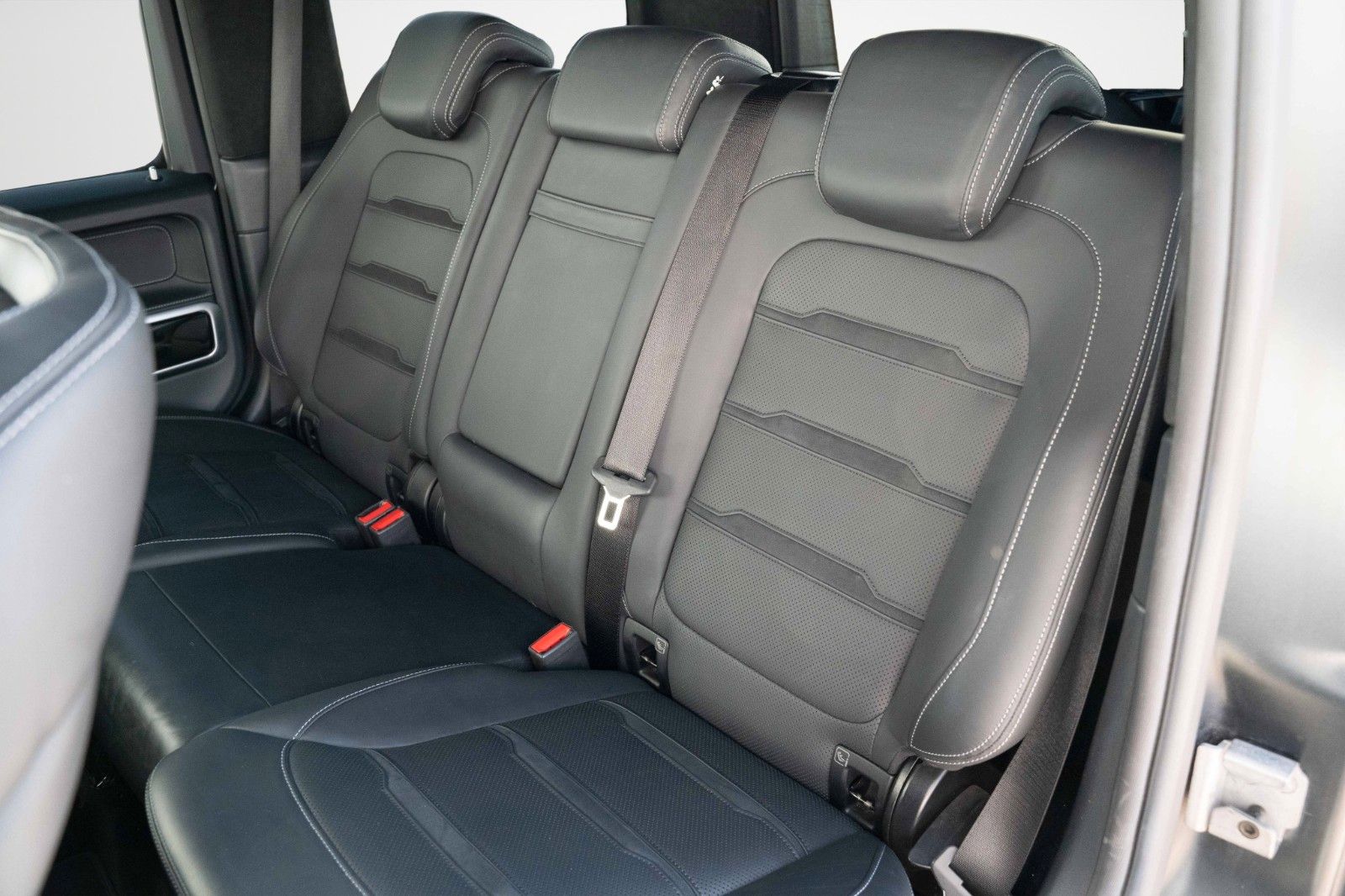 Fahrzeugabbildung Mercedes-Benz G 63 AMG MATT 8FACH GARANTIE AHK BURMESTER 360°