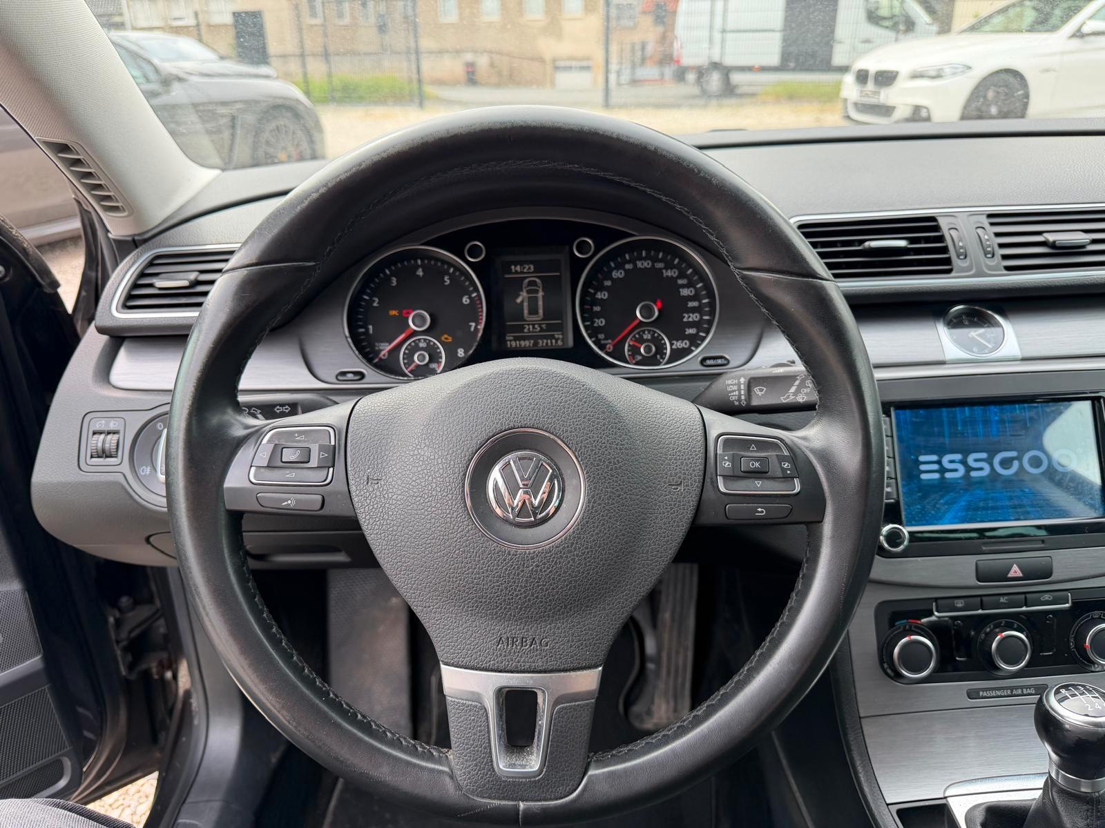Volkswagen Passat 2011 — engine 1.390 cm³, 122 HP (90kW)