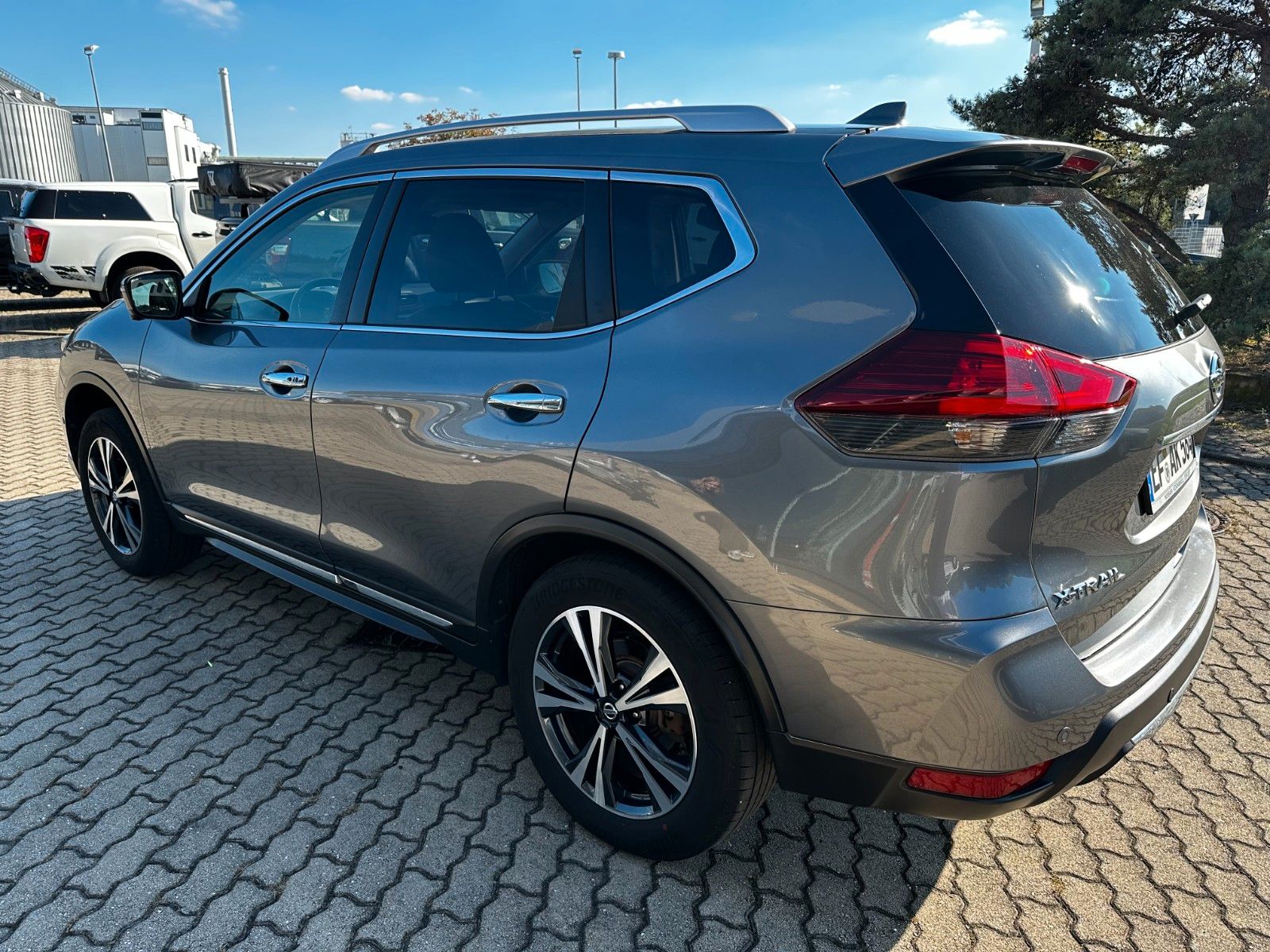 Fahrzeugabbildung Nissan X-Trail Tekna 1. Hand, TOP, Leder, HU, DS neu