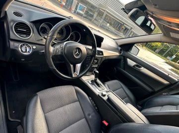 Mercedes C 220 - 12