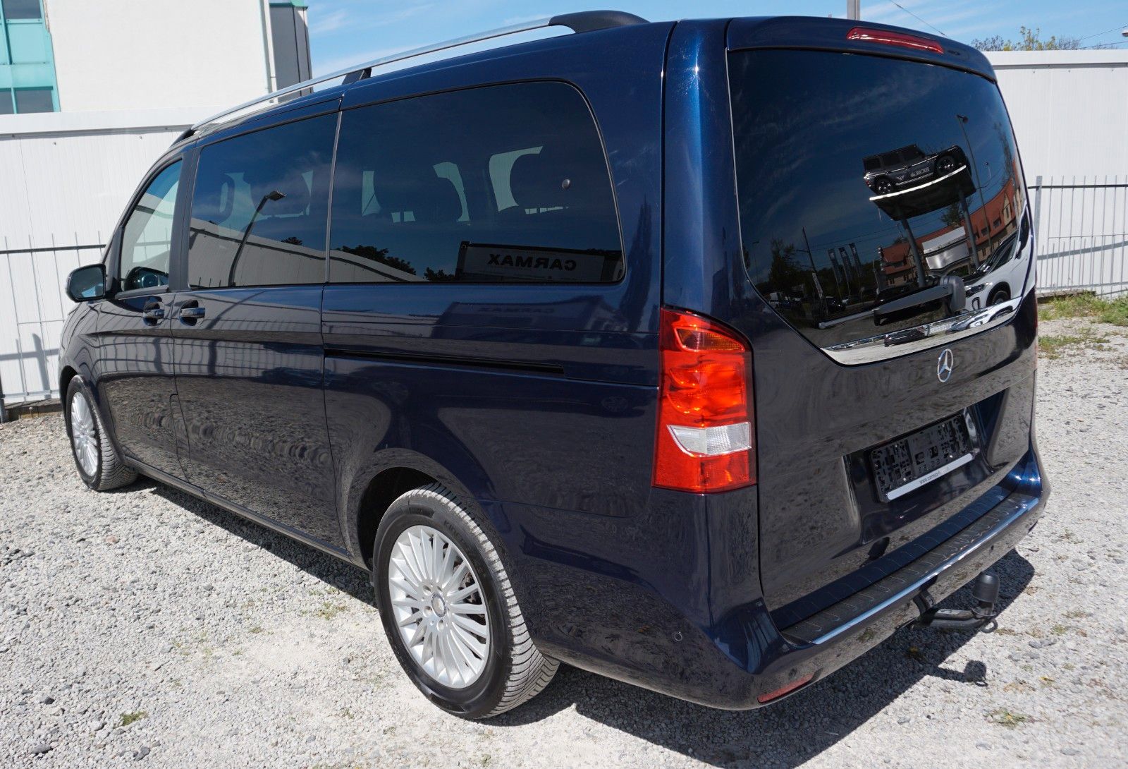 Fahrzeugabbildung Mercedes-Benz V 220d EDITION lang  7 Sitze,Navi,AHK,SR+WR