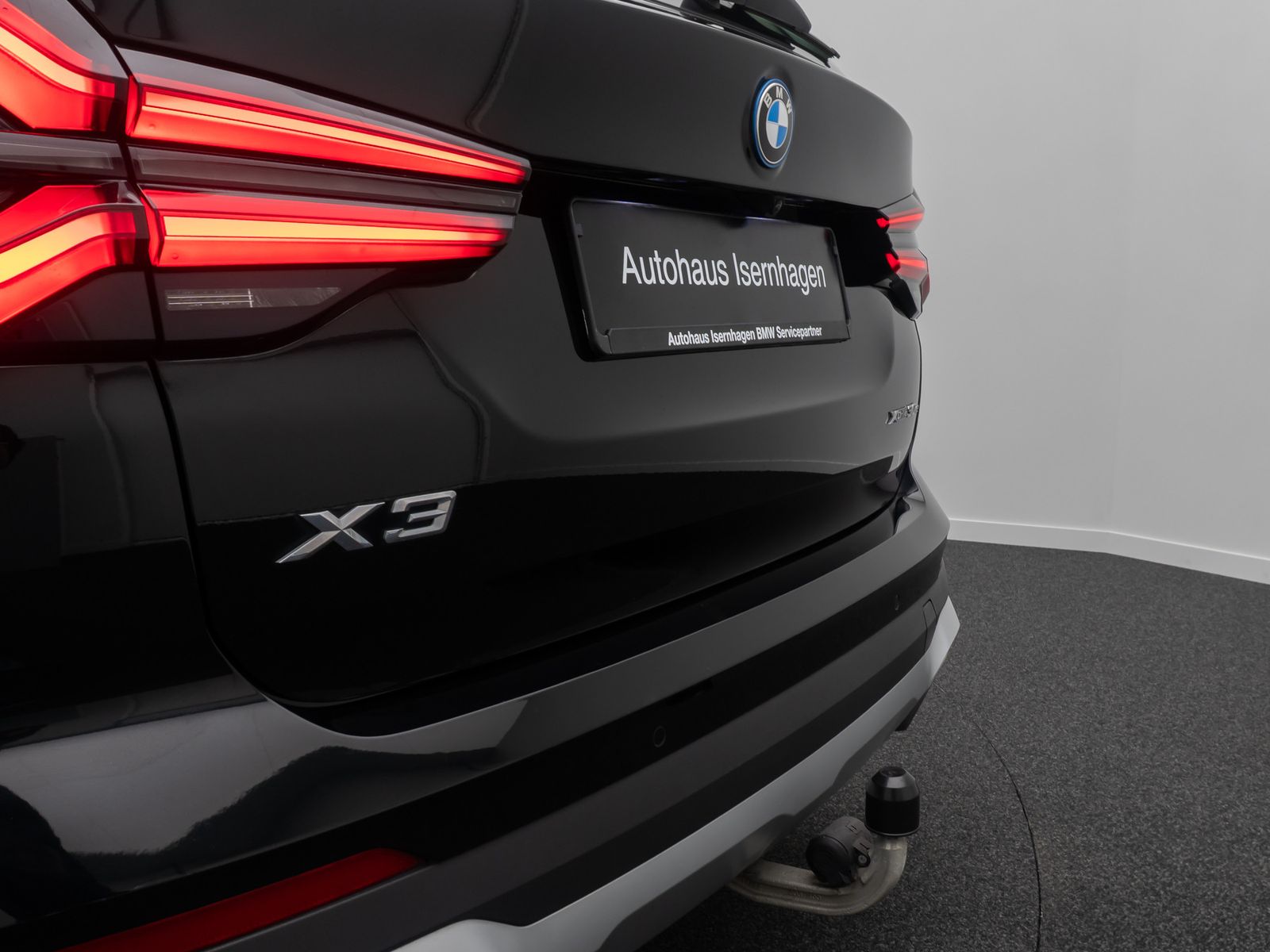 Fahrzeugabbildung BMW X3 xD30e Sport HUD DAB Kamera AHK Alarm 18Zoll