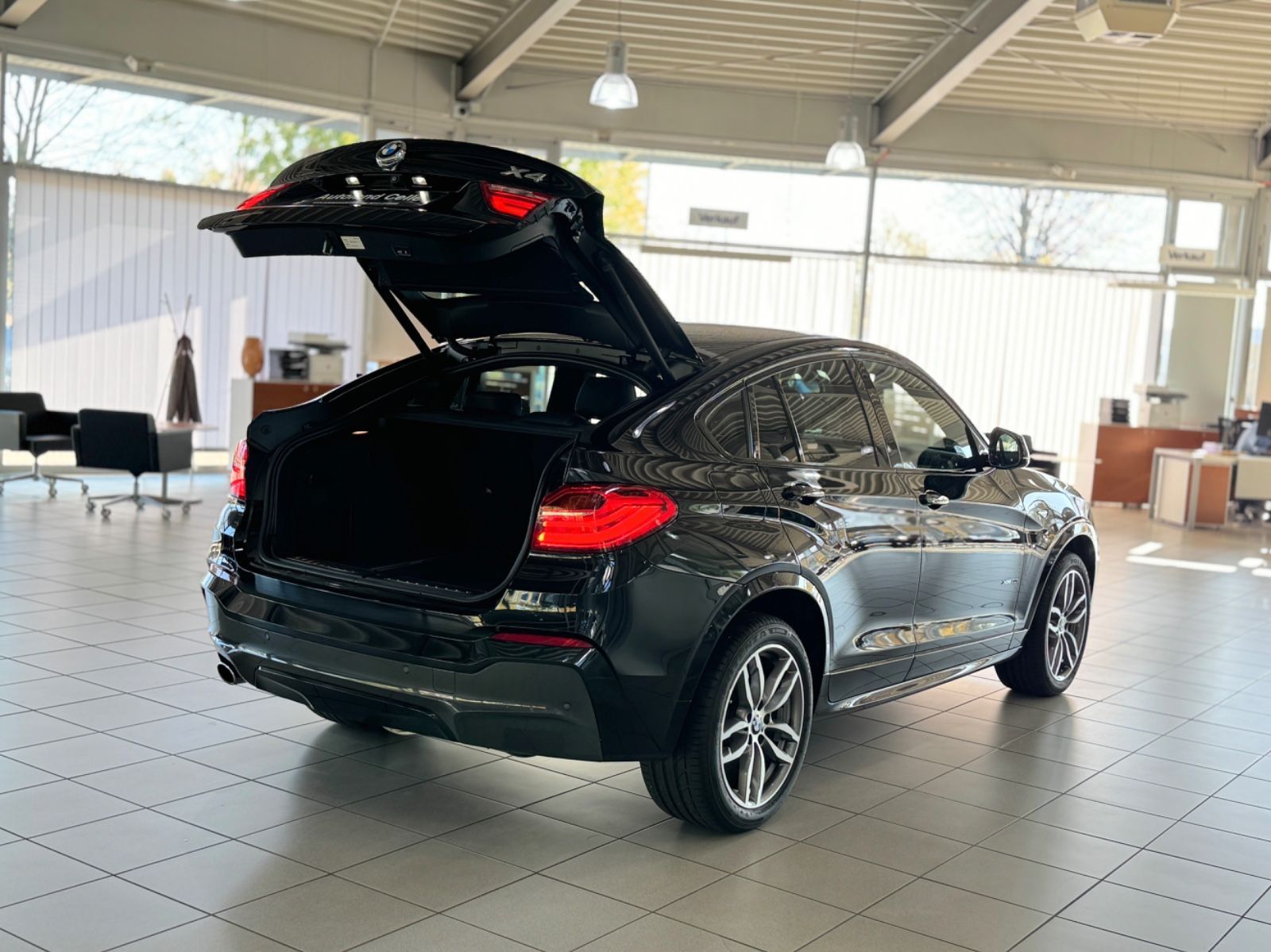 Fahrzeugabbildung BMW X4 xD20i M Sport Kamera Navi Xenon Komfort AHK