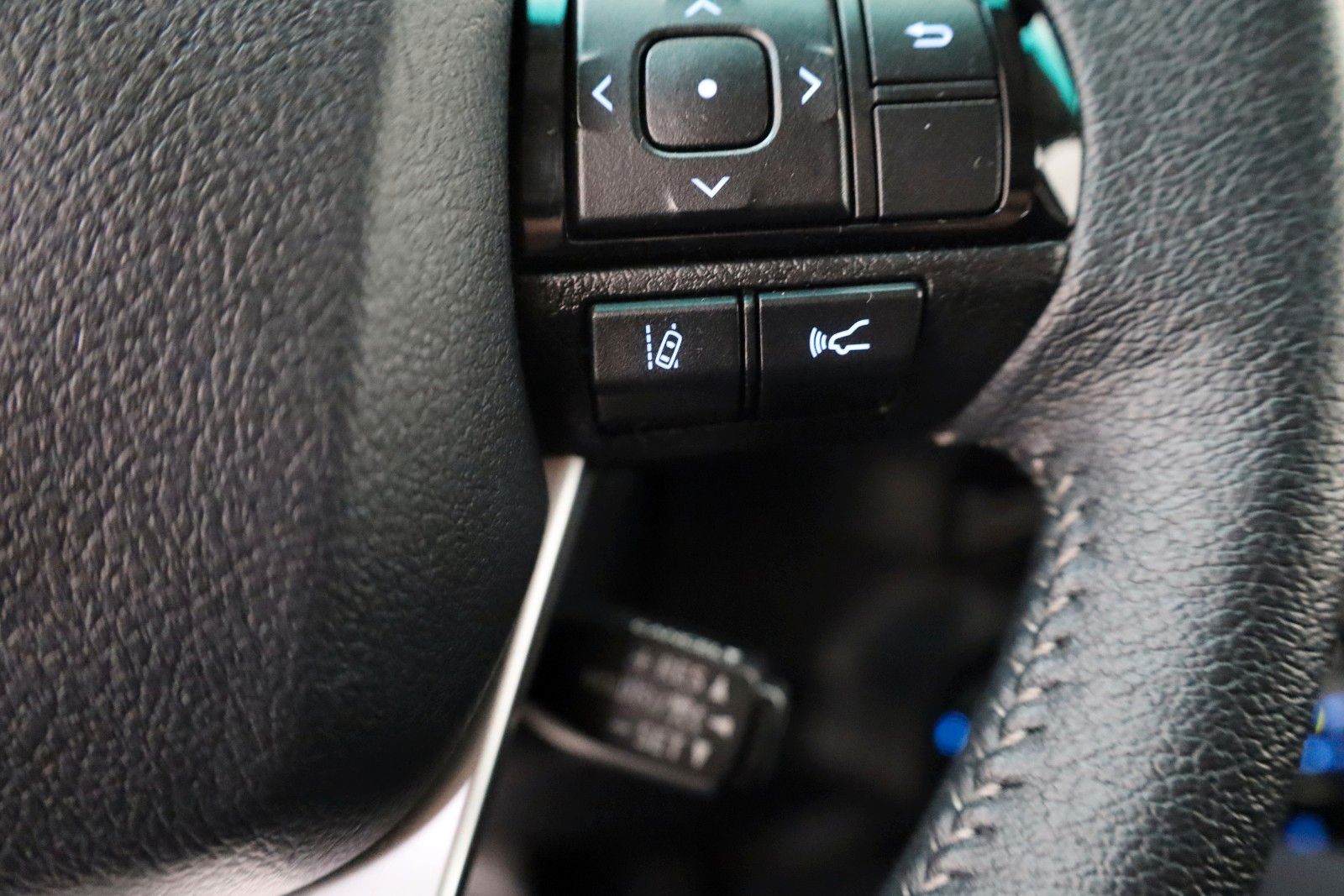 Fahrzeugabbildung Toyota Hilux 2.8 D-4D Executive,CarPlay, Kamera,LED,AHK