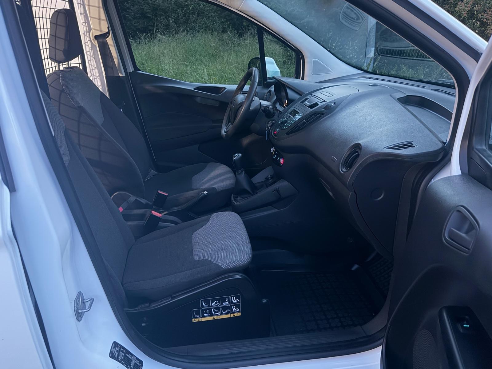 Ford Transit Courier Benziner *Euro6 *USB *El.Fenster