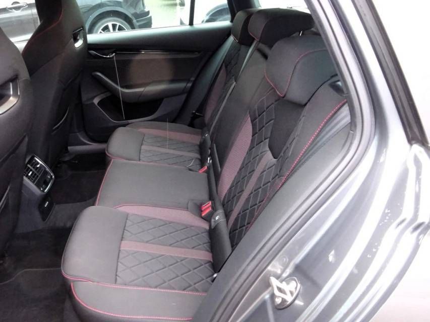 Fahrzeugabbildung SKODA Octavia Combi RS 2,0 TDI DGS Navi AHK