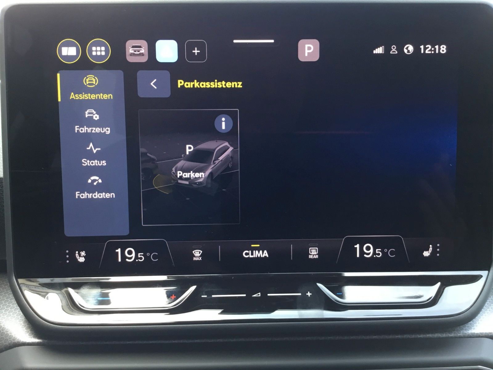 Fahrzeugabbildung SEAT Leon 1.5 eTSI Style DSG Sportstourer+LED+ACC+AHK
