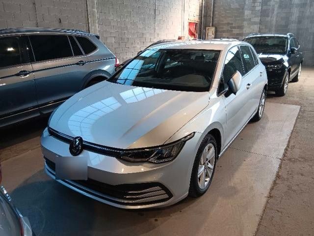 Volkswagen Golf - 1