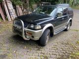 Mitsubishi pajero sport v6 Tüv gegen Aufpr... - Mitsubishi Pajero: Sport V6