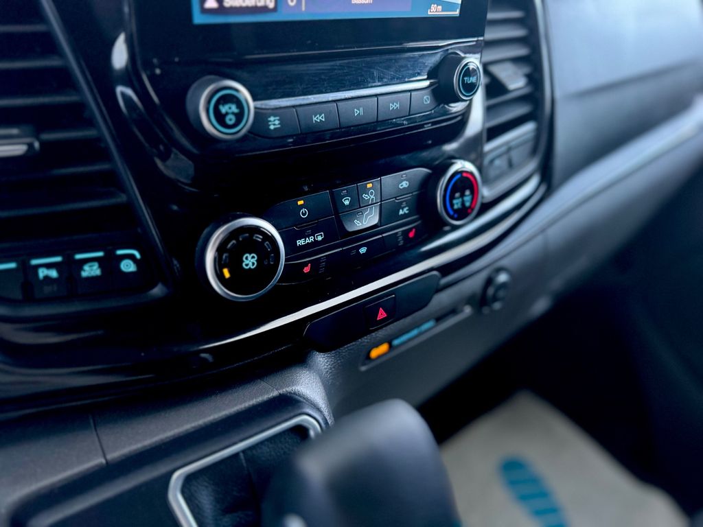 Ford Tourneo Custom 320 L1 Automatik 9Sit+2xSeitentür – Ansicht 13