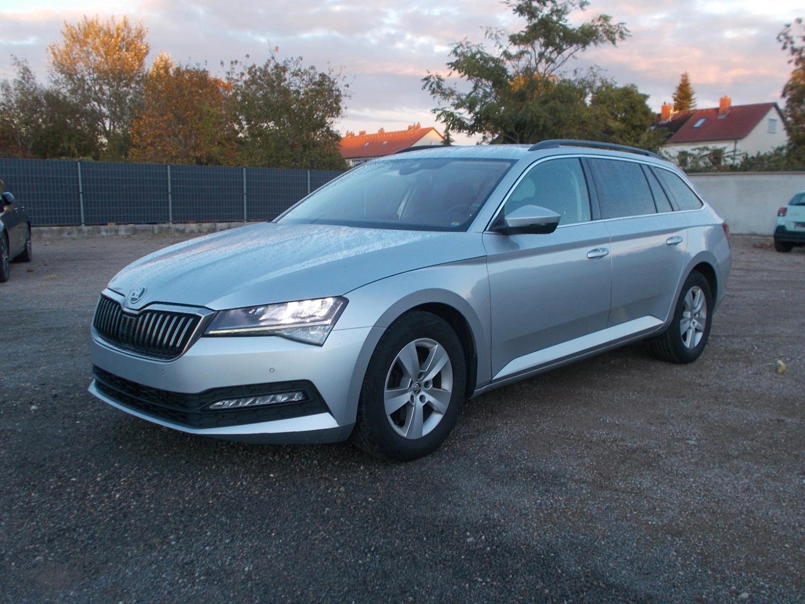 Skoda Superb Combi Ambition * LED * AHK + uvm ...