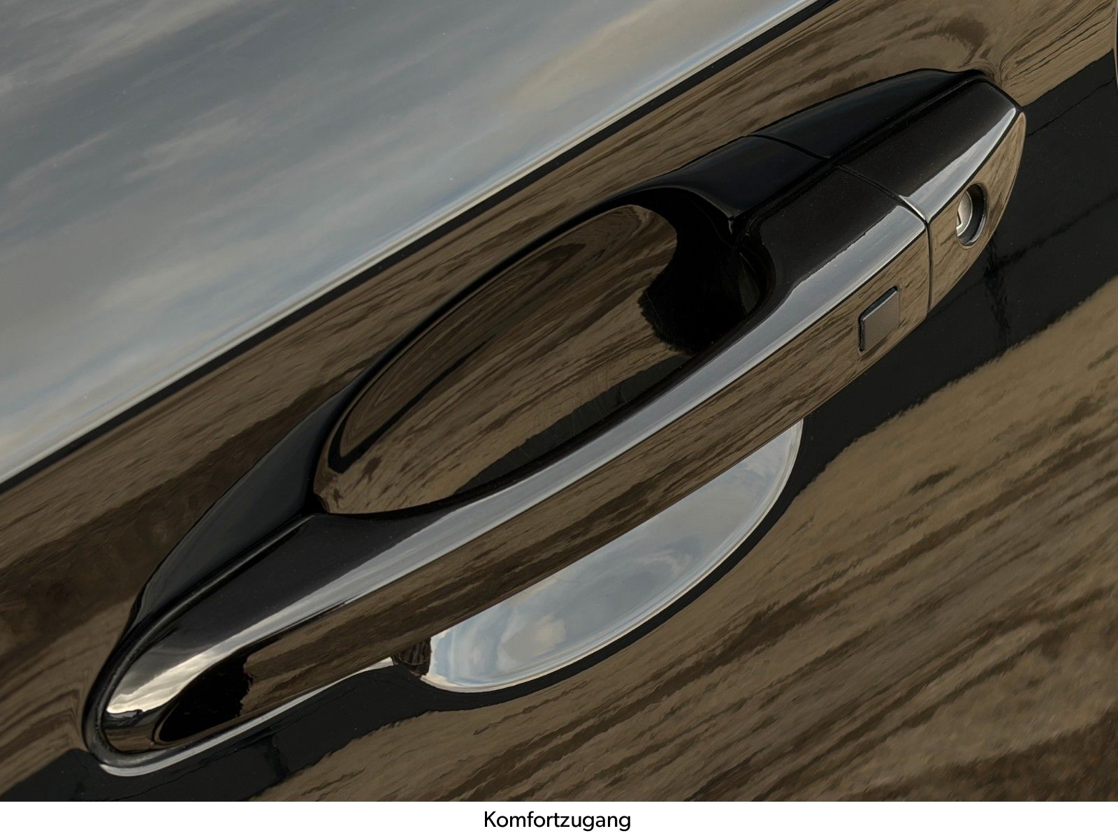 Fahrzeugabbildung Hyundai KONA E Select ACC LHZ SHZ LKAS PDC Kam CarPlay