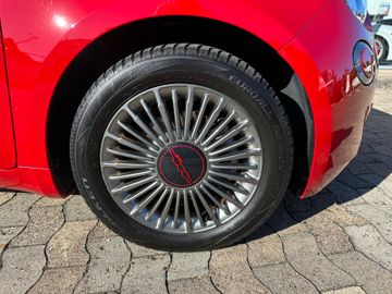 Fahrzeugabbildung Fiat 500 e Red
