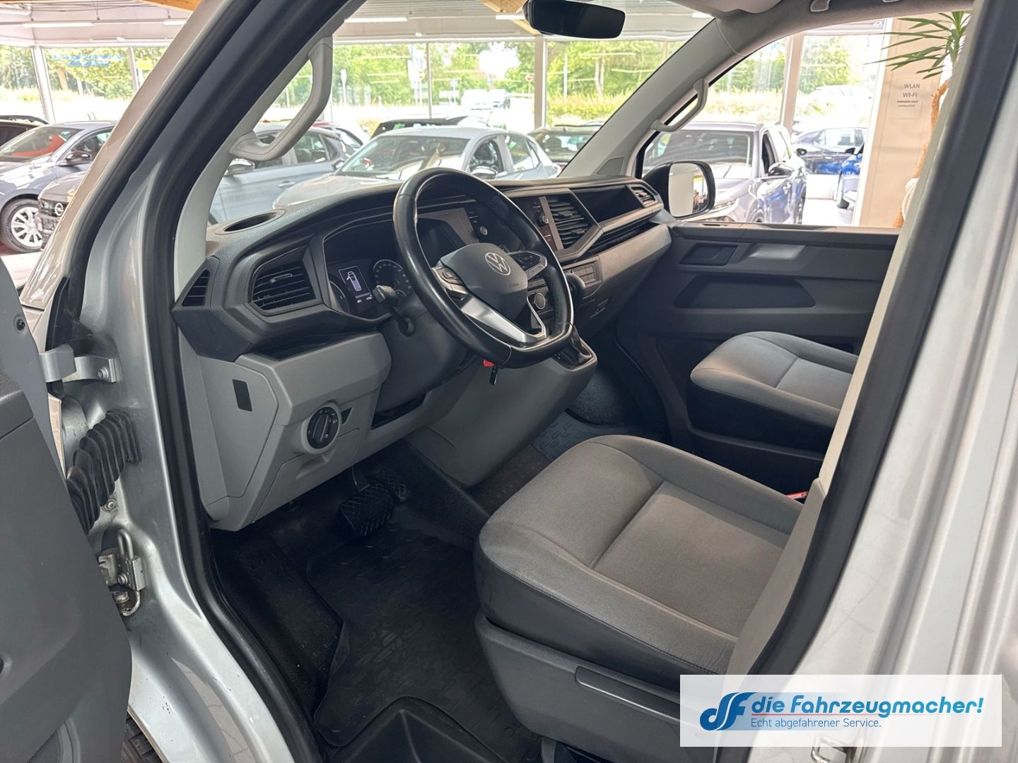 Fahrzeugabbildung Volkswagen Transporter T6.1 Kasten FWD Navi LED ACC Apple *