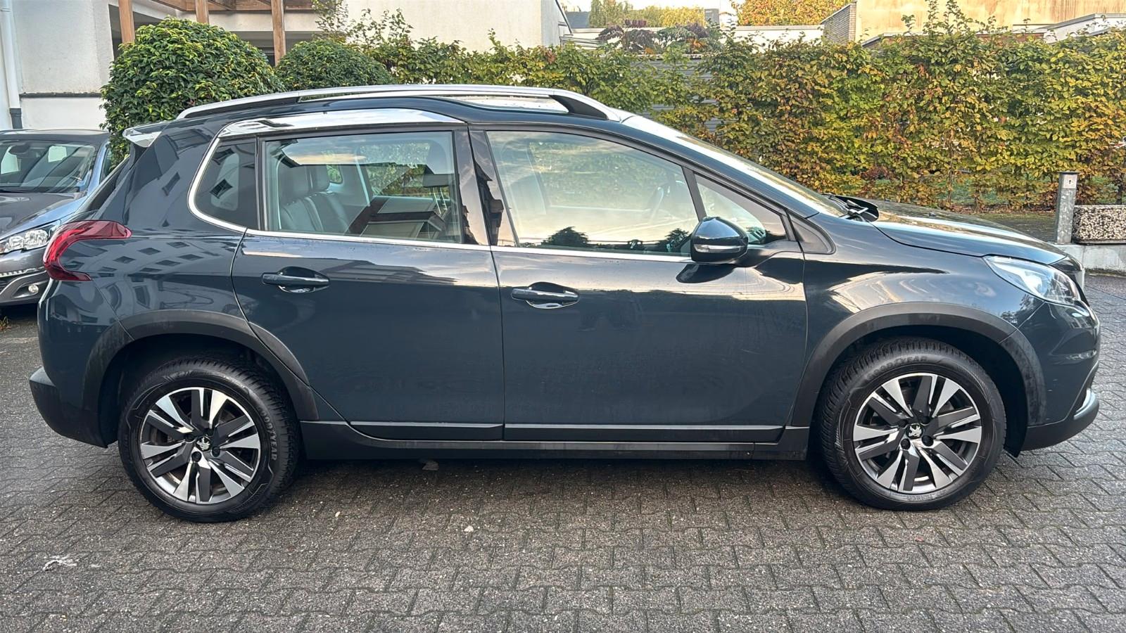 Peugeot 2008 Allure *1.2Benzin* *Automatik*
