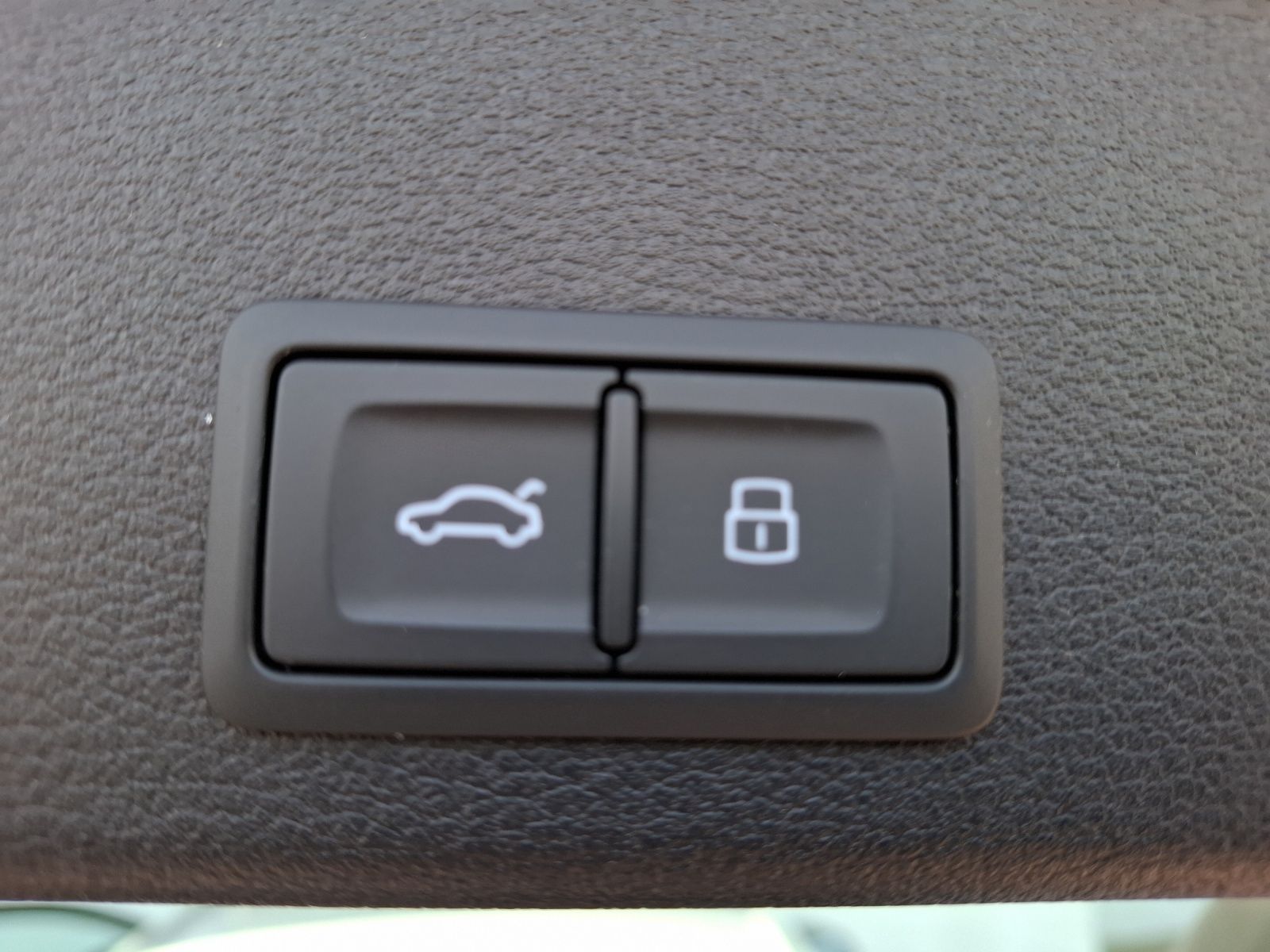 Fahrzeugabbildung Audi A4 Avant 40 TFSI advanced quattro S-tronic Navi